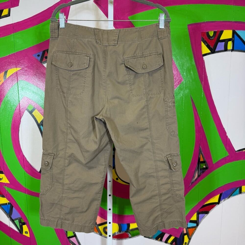 Eddie Bauer Khaki Cotton Capris. Size 12. In excellent used condition! - Picture 3 of 6